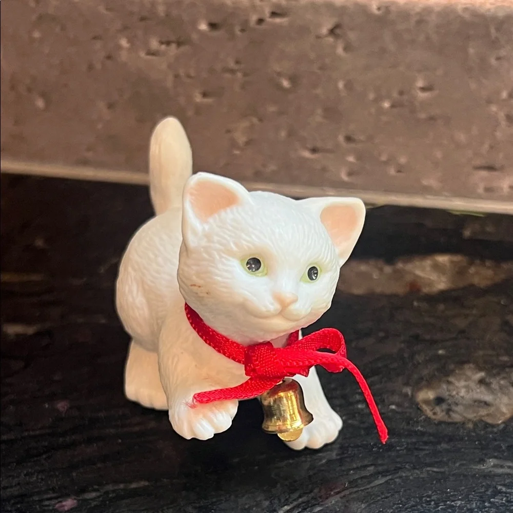 Vintage Long’s Drugs Porcelain White Cat Figurine with Red Bow and Bell